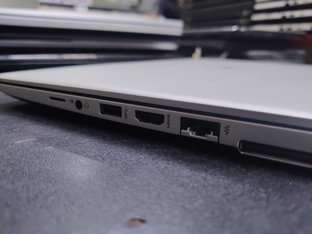 HP EliteBook 840 G5 - 8th Gen Core i5 Quad-Core 8GB 256GB SSD 14" FHD Laptop
